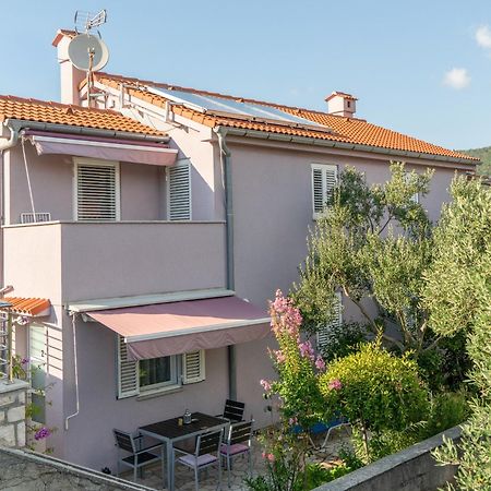 Apartments Lila Cres Exterior photo