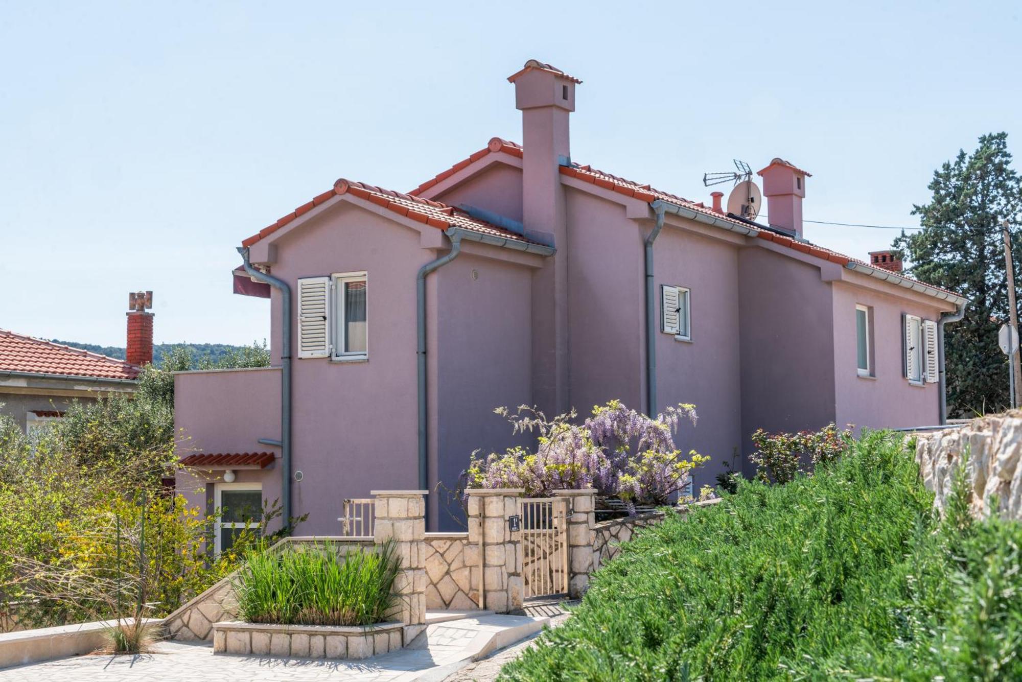 Apartments Lila Cres Exterior photo